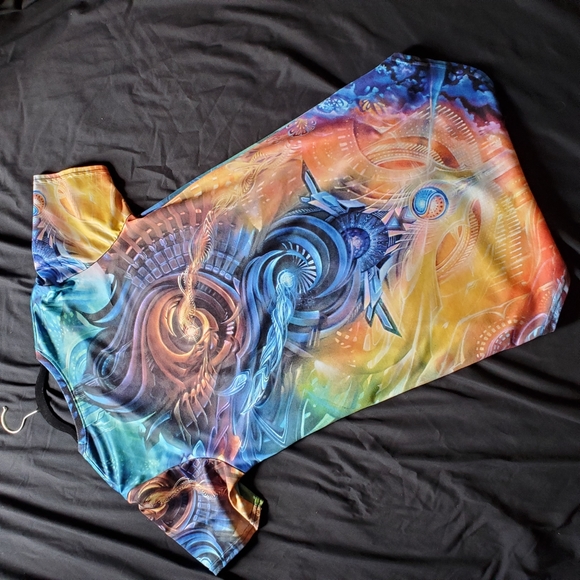 Graphic Long T-Shirt by Ian Hubbard - Picture 5 of 5